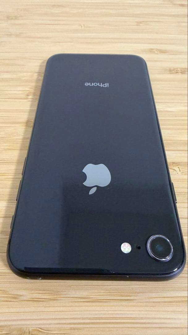 Apple iPhone 8 ブラック 本体　64GB