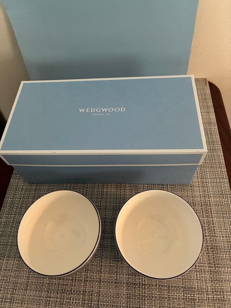 ウェッジウッド　フロレンティーン　ラウンドボール　二脚