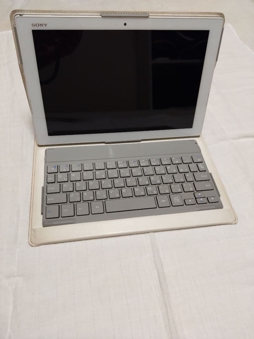 Xperia Z4 Tablet (キーボード＆カバー付き)