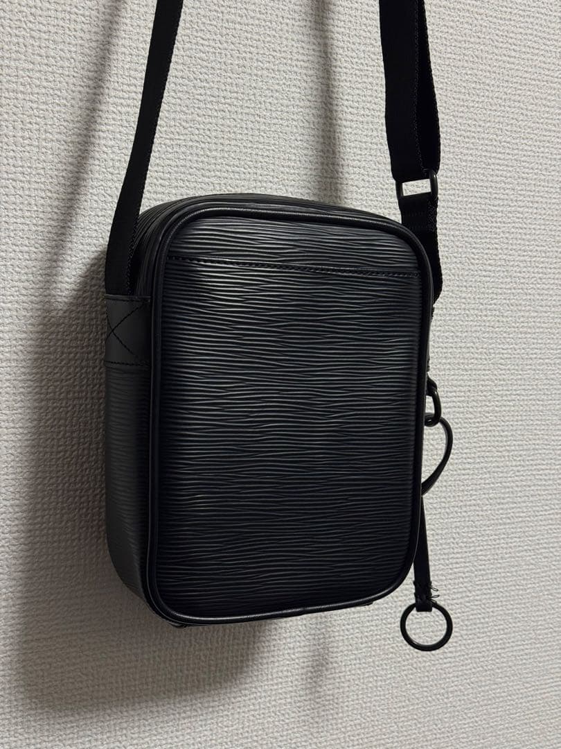 【Vivienne Westwood】型押し レザー ショルダー バッグ