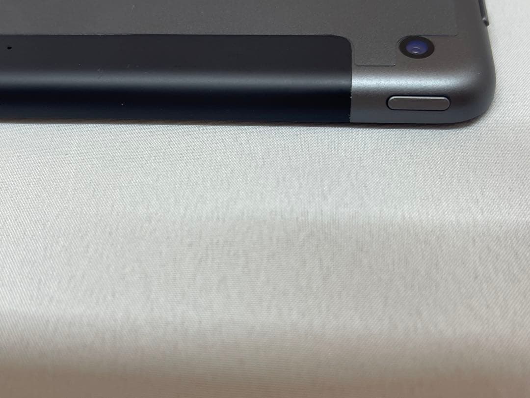 iPad 第9世代 256GB SIMフリー キーボード付