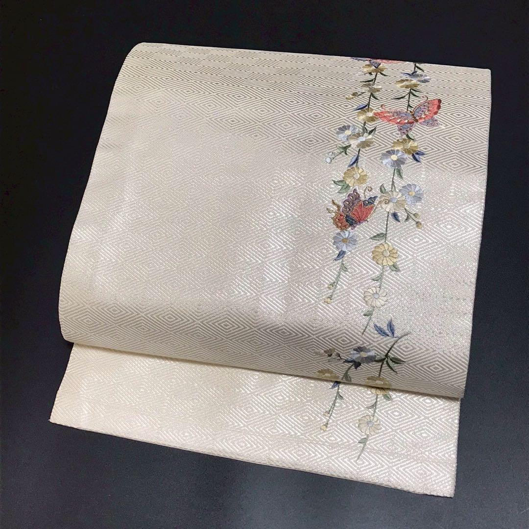 ［7080］名古屋帯 美品 舞蝶花文様 刺繍 金糸 九寸 シルバー 正絹 着物