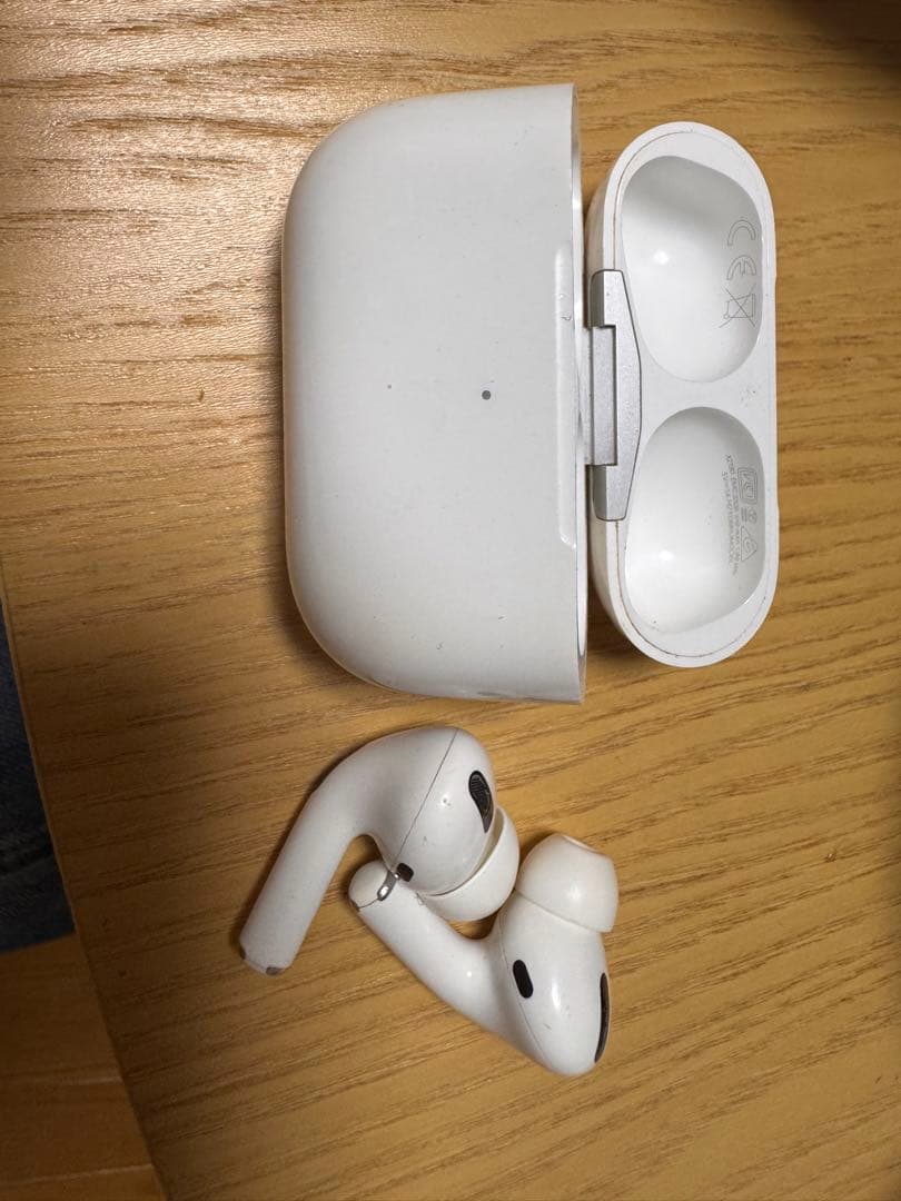 中古【正規品】AirPods pro 第二世代 lightning