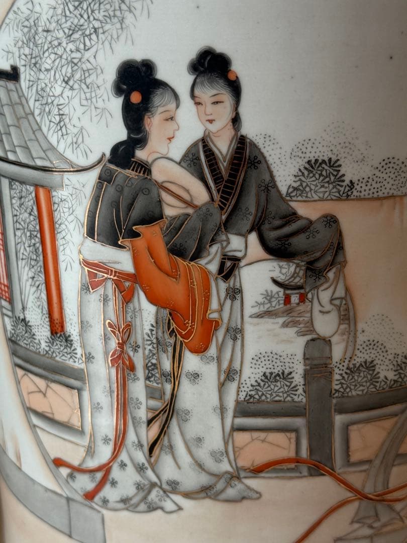 中国　墨彩紅彩人物紋大瓶　大清乾隆年製銘　高さ54.0cm 送料込み250517