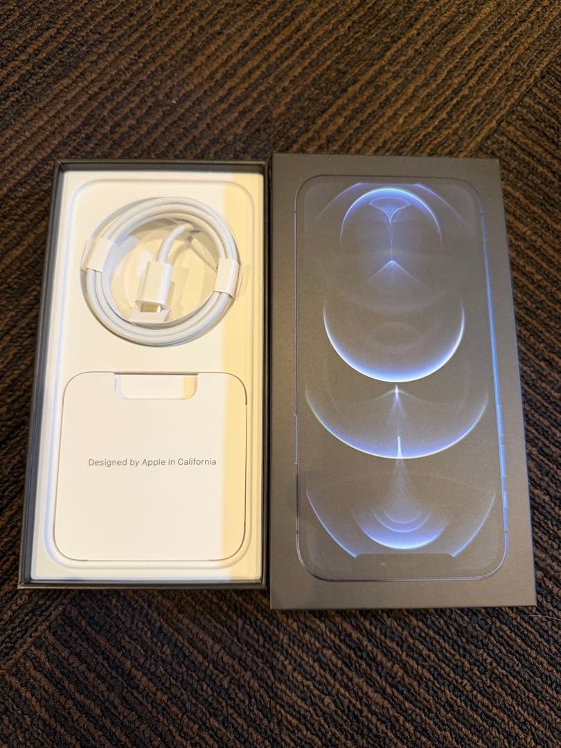 【美品】iPhone12 Pro 512 パシフィックブルーCASETiFY付