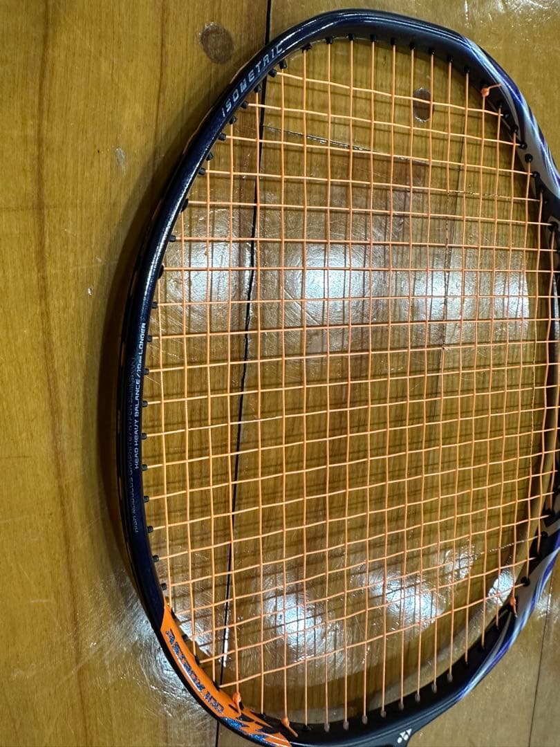 バドミントン　アストロックス100ZZ　 2本セット(ネビーとVA)