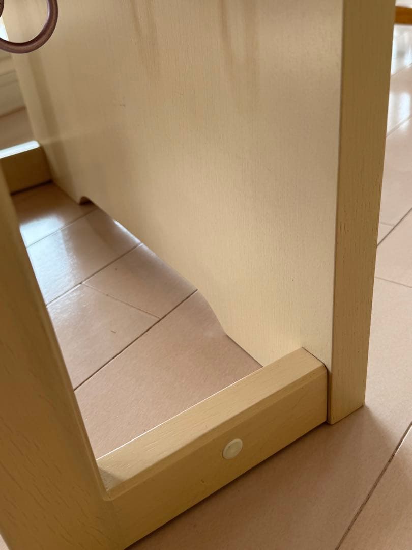 カリモク　ボナシェルタ　ブックスタンド　シアーホワイト色