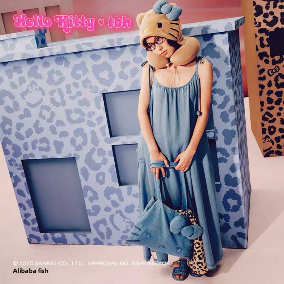 【海外限定 新品】 Hello Kitty ×TBH ネックピロー