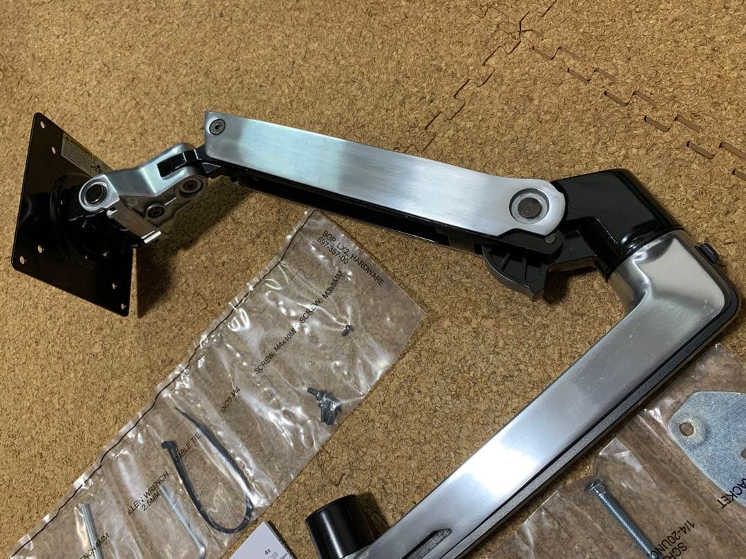 ト*ン様 【送料無料】ERGOTRON モニターアーム 45-241-026 ア