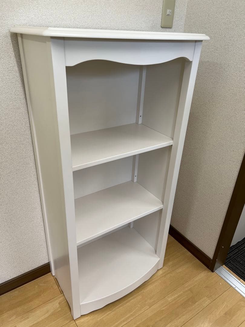 名古屋引き渡し限定発送不可愛知発リリーホワイト本棚3段商品引渡し限定最後の一つ