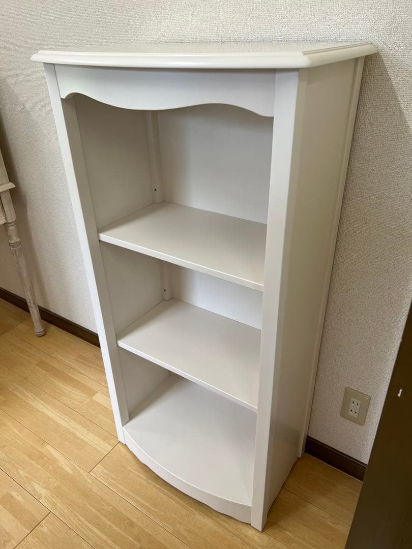 名古屋引き渡し限定発送不可愛知発リリーホワイト本棚3段商品引渡し限定最後の一つ