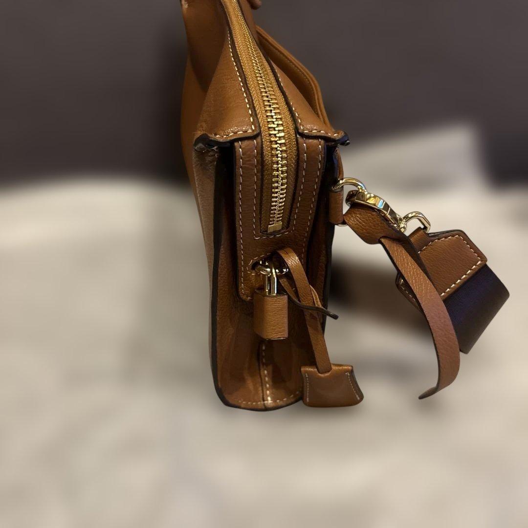 mica della valle レザーショルダー/グロスボディバッグ