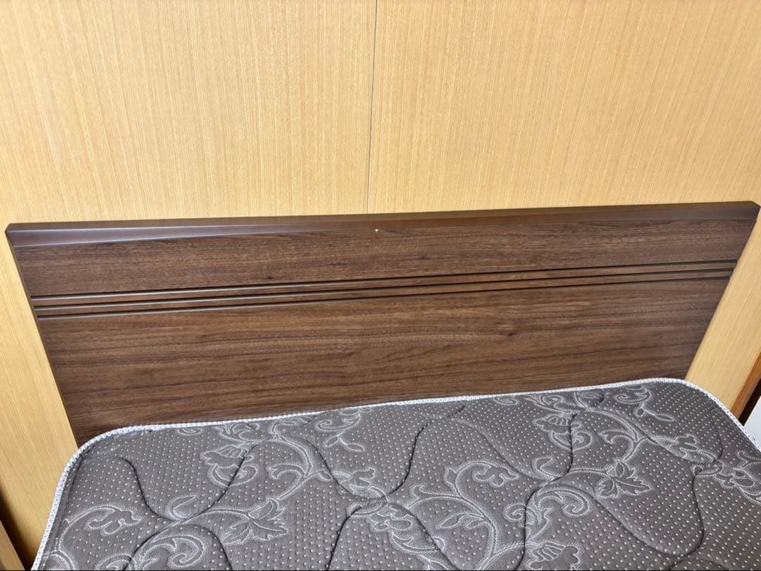 セミダブルベッドフレームとマットレスセット