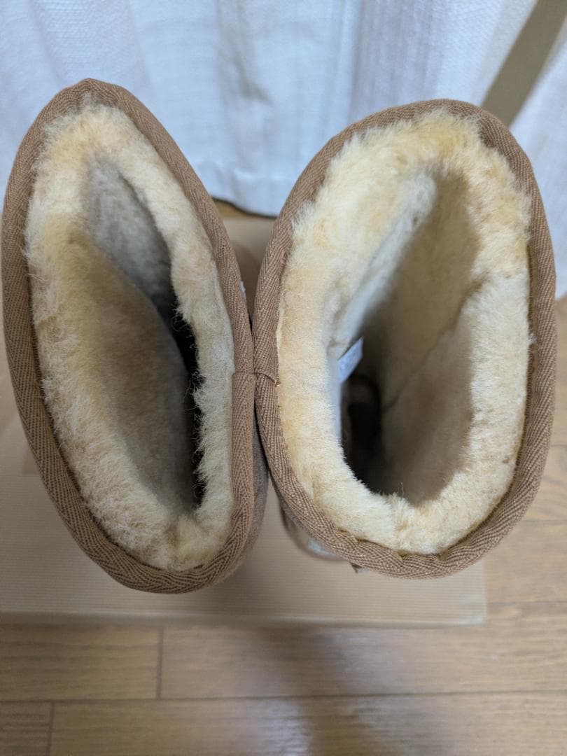 未使用新品UGG ムートンブーツ チェスナット トール　24cm