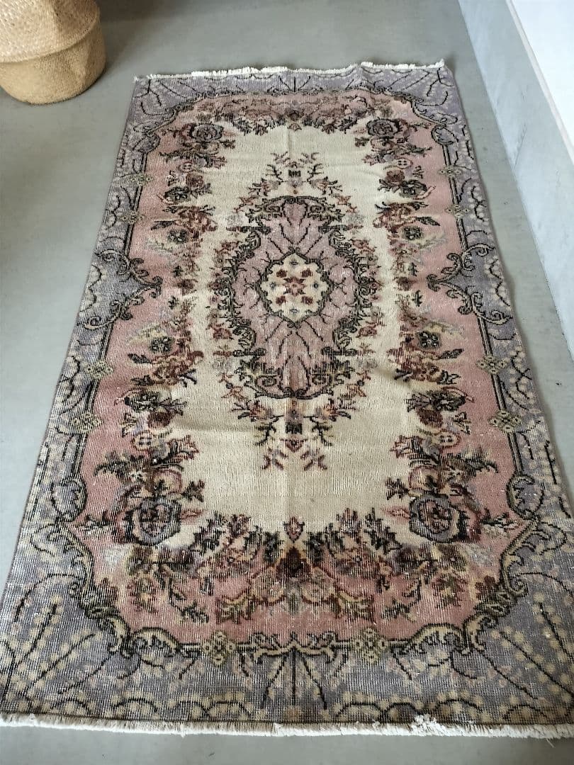 くすみピンクとグレーのヴィンテージトルコラグ　石田ゆり子さん　No.664