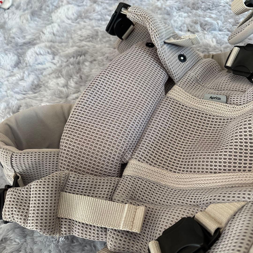 Aprica ラクリス 抱っこ紐 ベージュ