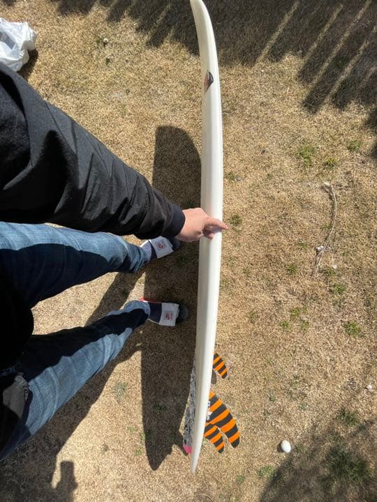 3年前にフルオーダーしたボードですかなり状態が良いです、日焼けもありません。