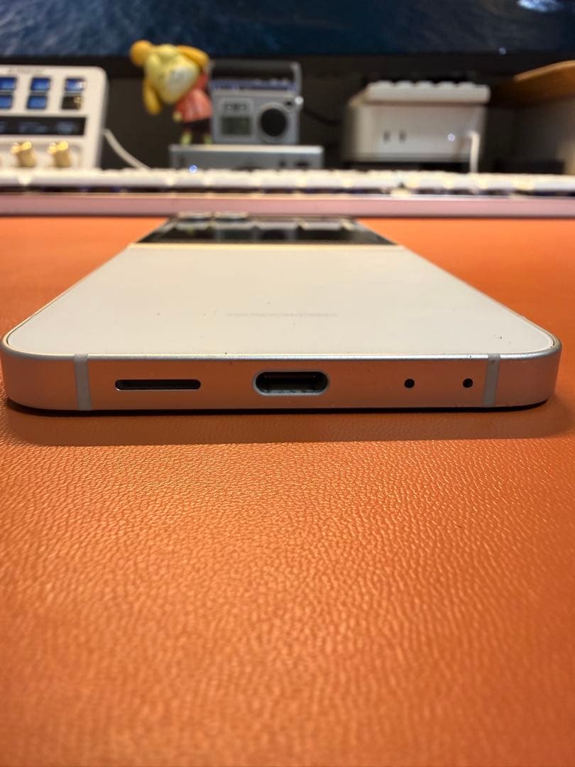 Galaxy Z Flip6 ホワイト 256GB【極美品・バッテリー100%】