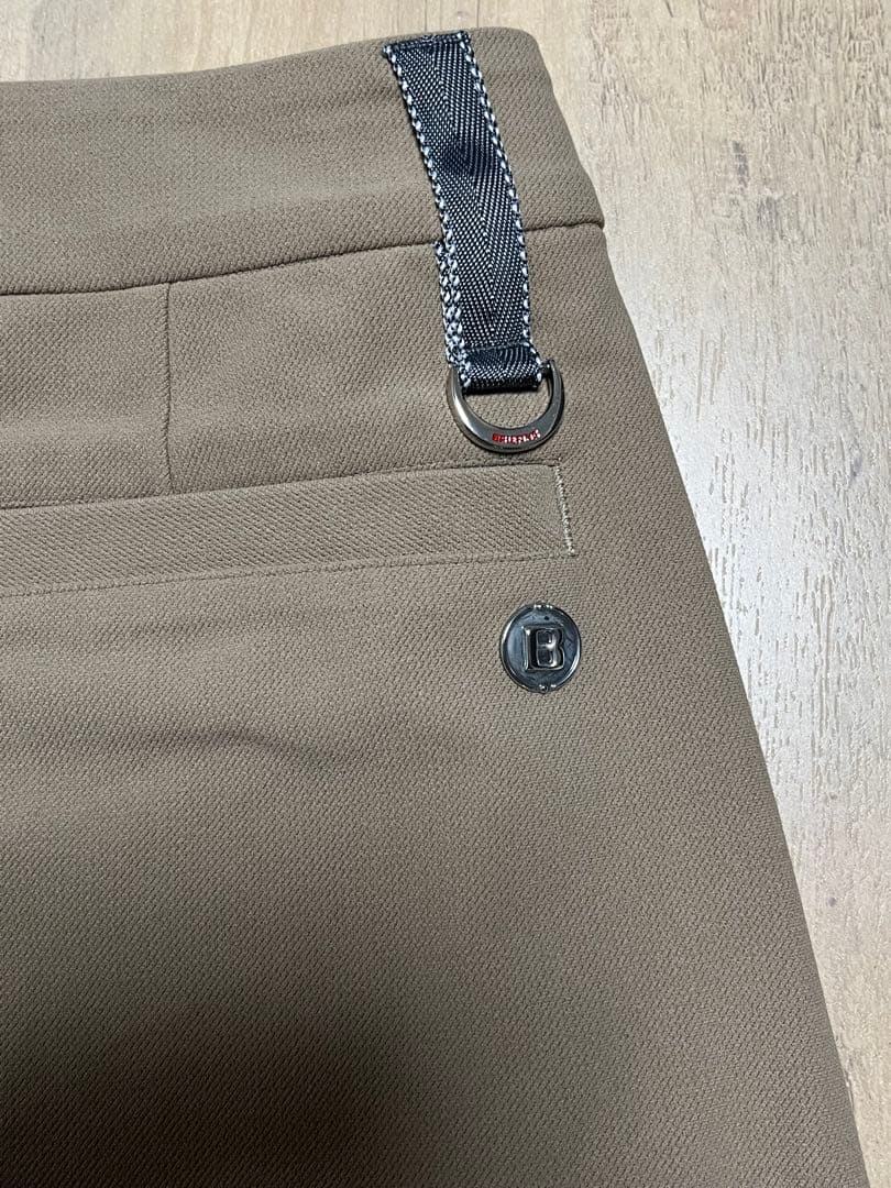 BRIEFING ブリーフィングゴルフ　ベージュ　スカート　レディース　XS