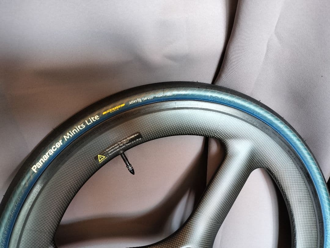 Kitt design 20インチ（451) カーボンバトン ホイール前後セット