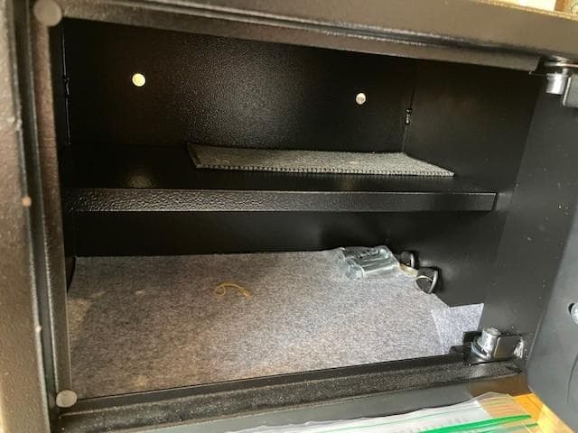 電子式金庫 中型 デジタル表示