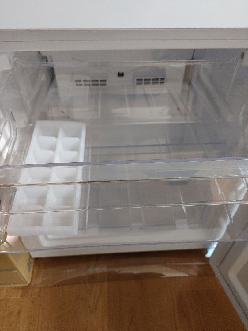 ほぼ未使用品 2025年製　Haier 冷蔵庫 JR-NF121C