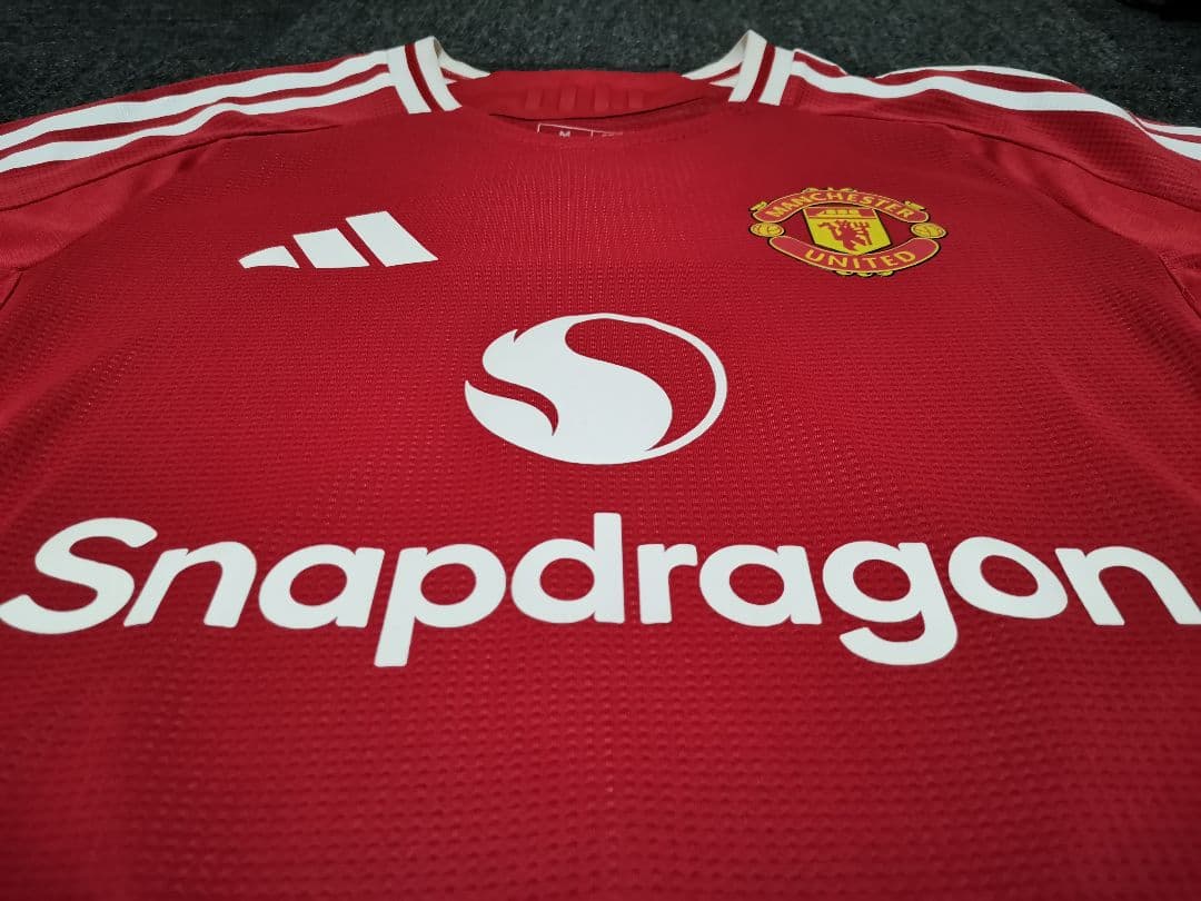 マンチェスターユナイテッド オーセンティック MARTINEZ 6番 24/25