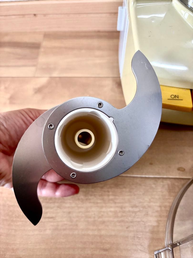 【新品未使用】Amway フードプロセッサー 本体＋アタッチメント3種セット