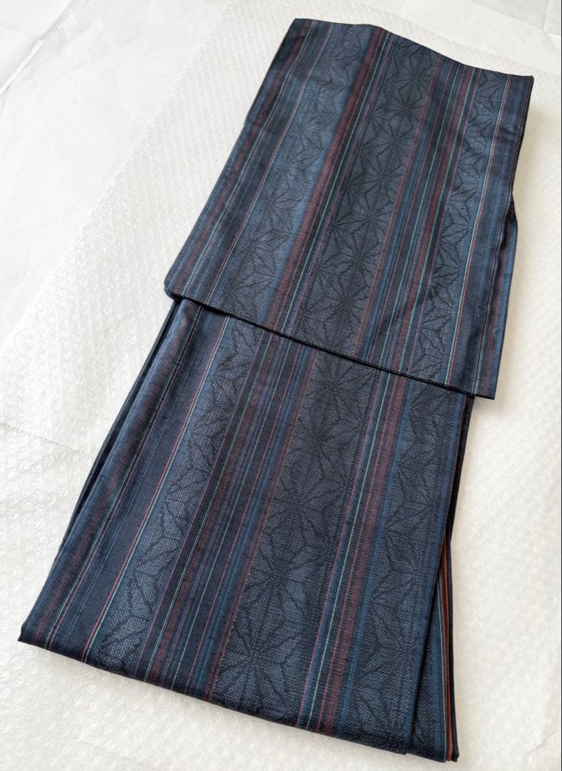 a19 美品 縞に麻の葉模様織り出し 正絹 手織り紬 裄67