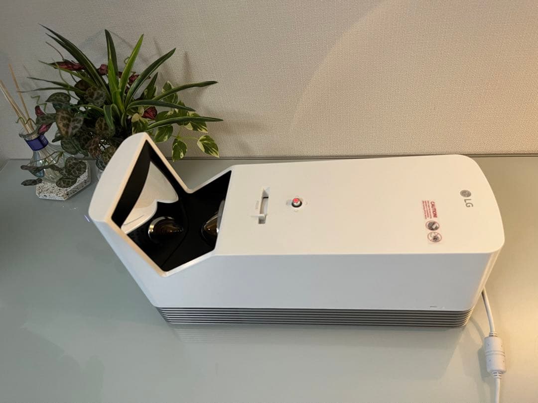 LGプロジェクター 超短焦点Cine Beam 85LS レーザー☆美品