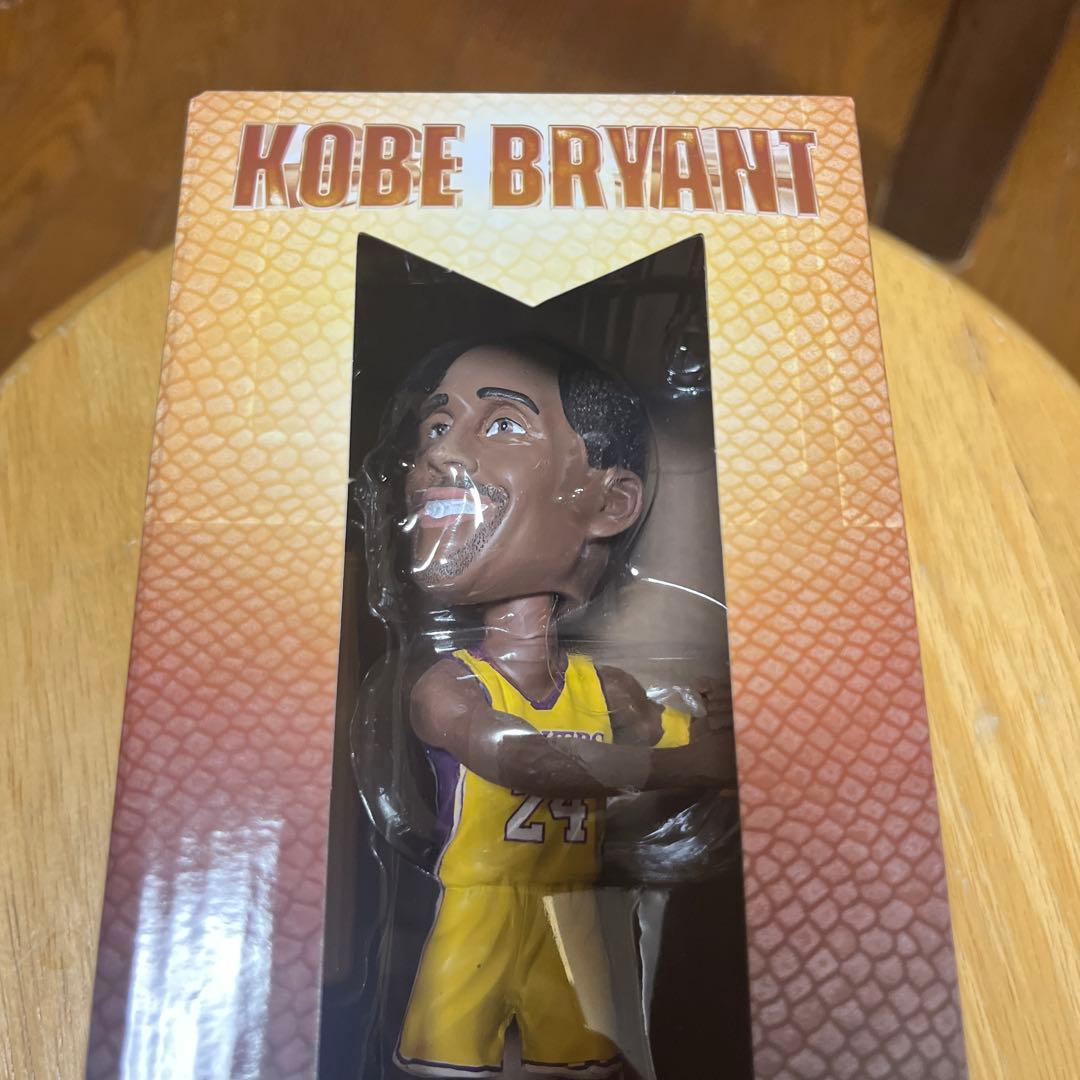 コービーブライアント　ボブルヘッド　8/8ドジャース配布品