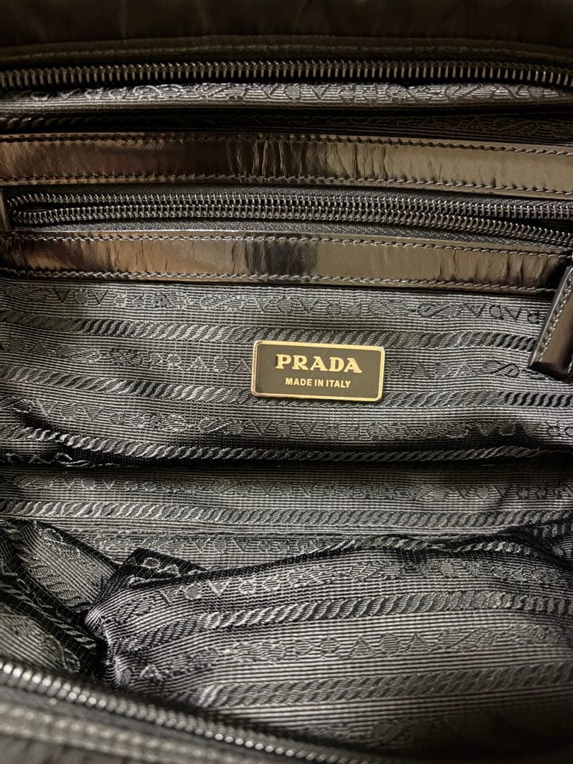 プラダ ナイロンバック ブラック