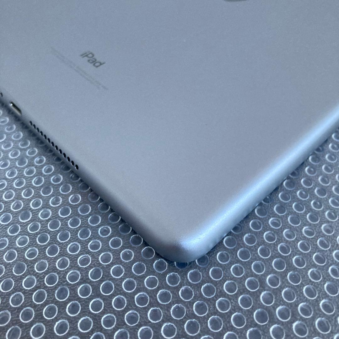 3556【早い者勝ち】美品☆iPad6 第6世代 32GB WIFIモデル☆