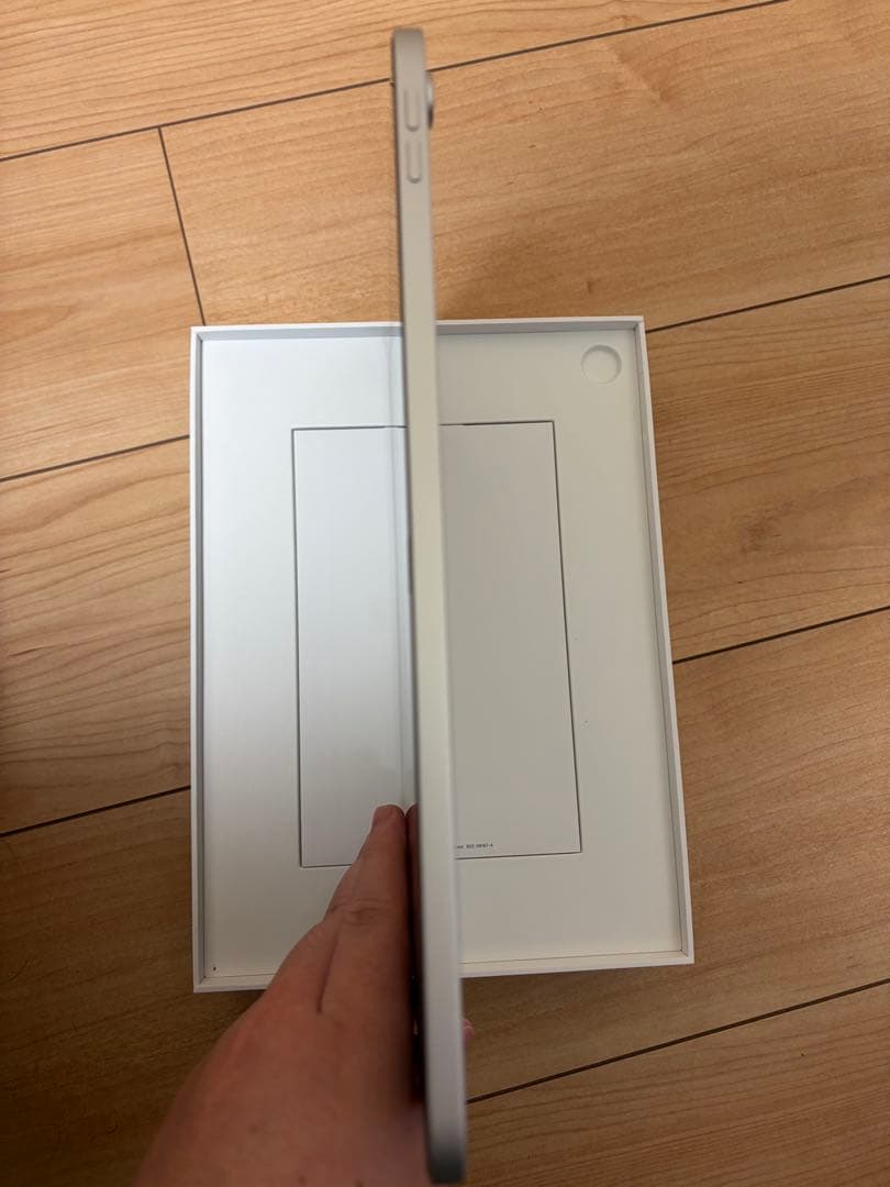 Apple iPad 11世代 シルバー 本体