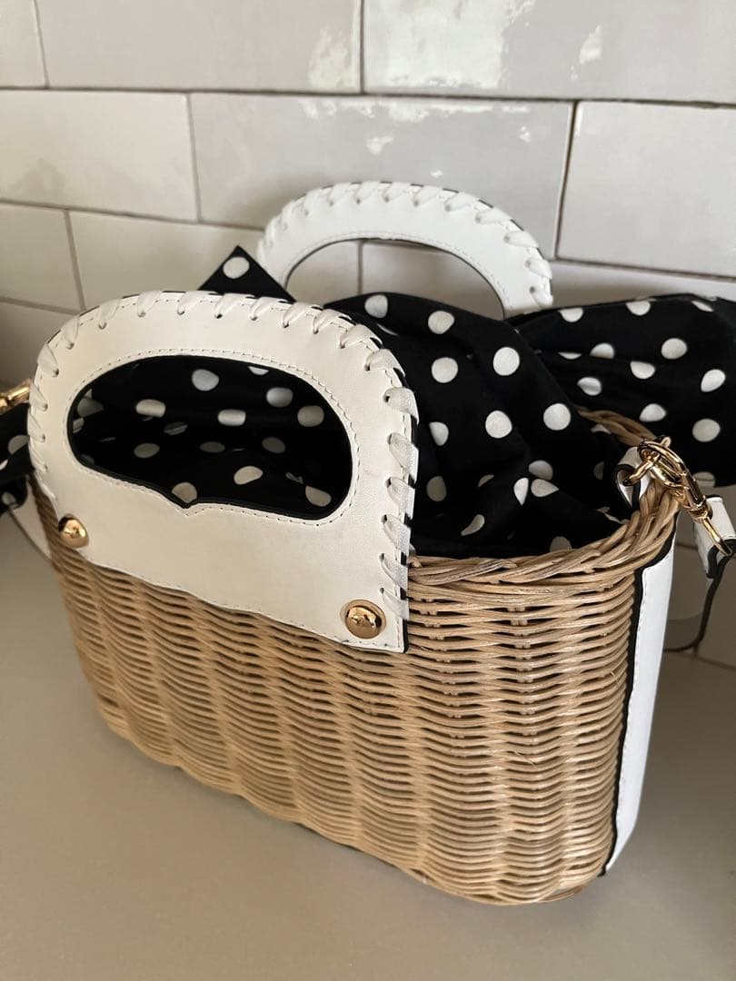 ドノバン　アキロンコラボ　バック　ホワイト✖️ドット