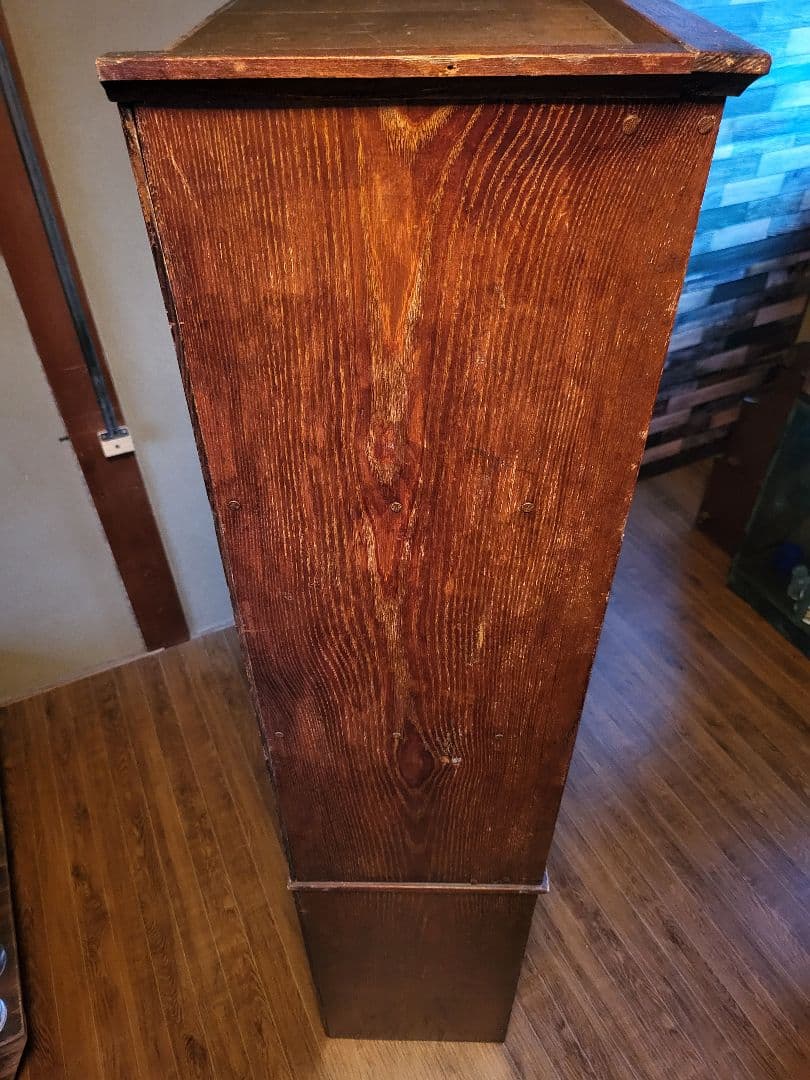 本棚　飾り棚　食器棚　収納棚　引き出し 2杯　ゆらゆらガラス　古家具