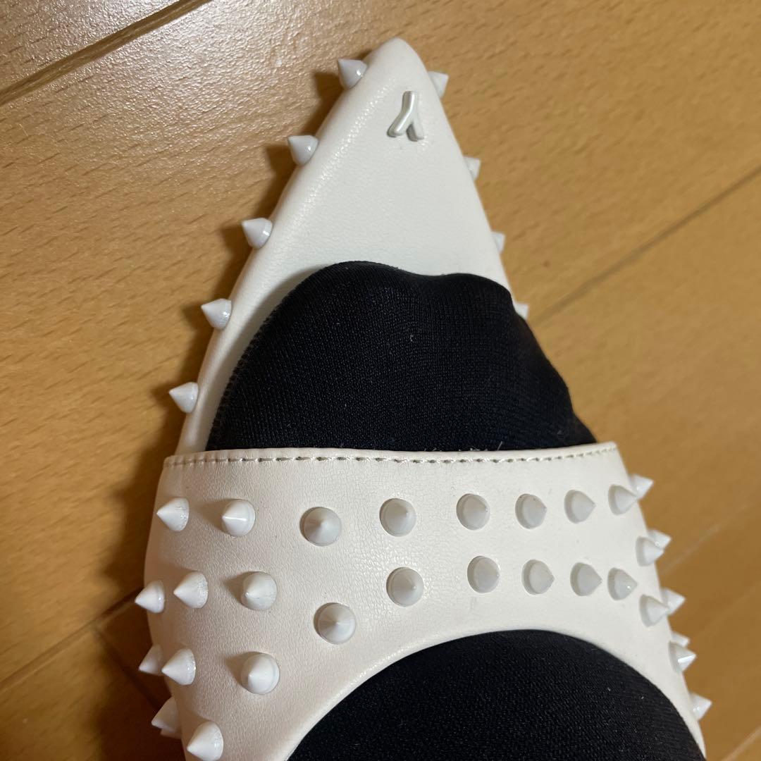 テコエ 最終価格！yello QUINN SANDALS