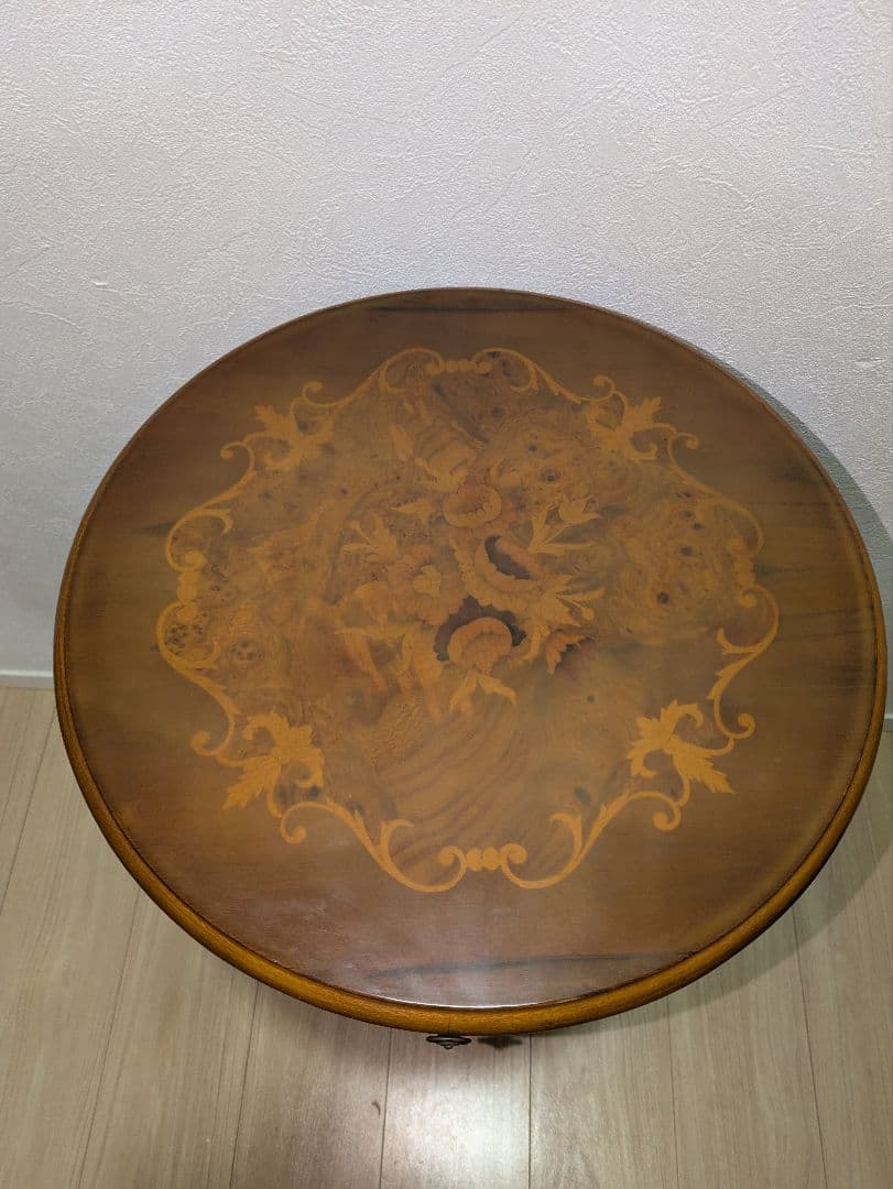 イタリア製 木製丸テーブル 花台 象嵌 サイド机アンティーク 飾り棚 模様付き