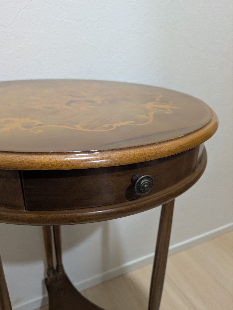 イタリア製 木製丸テーブル 花台 象嵌 サイド机アンティーク 飾り棚 模様付き