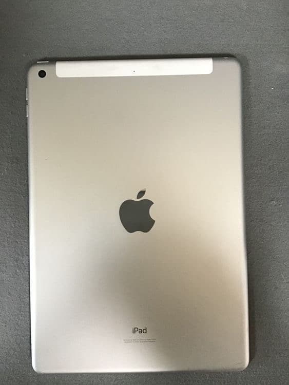 中古 SIMフリー iPad 第8世代 Cellularモデル 32GB