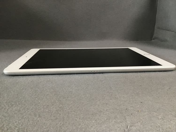 中古 SIMフリー iPad 第8世代 Cellularモデル 32GB