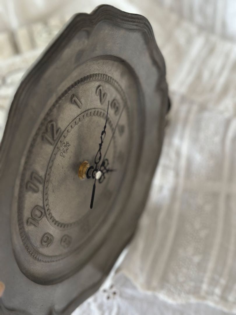 アンティーク　ピューター　花リム　壁掛け時計