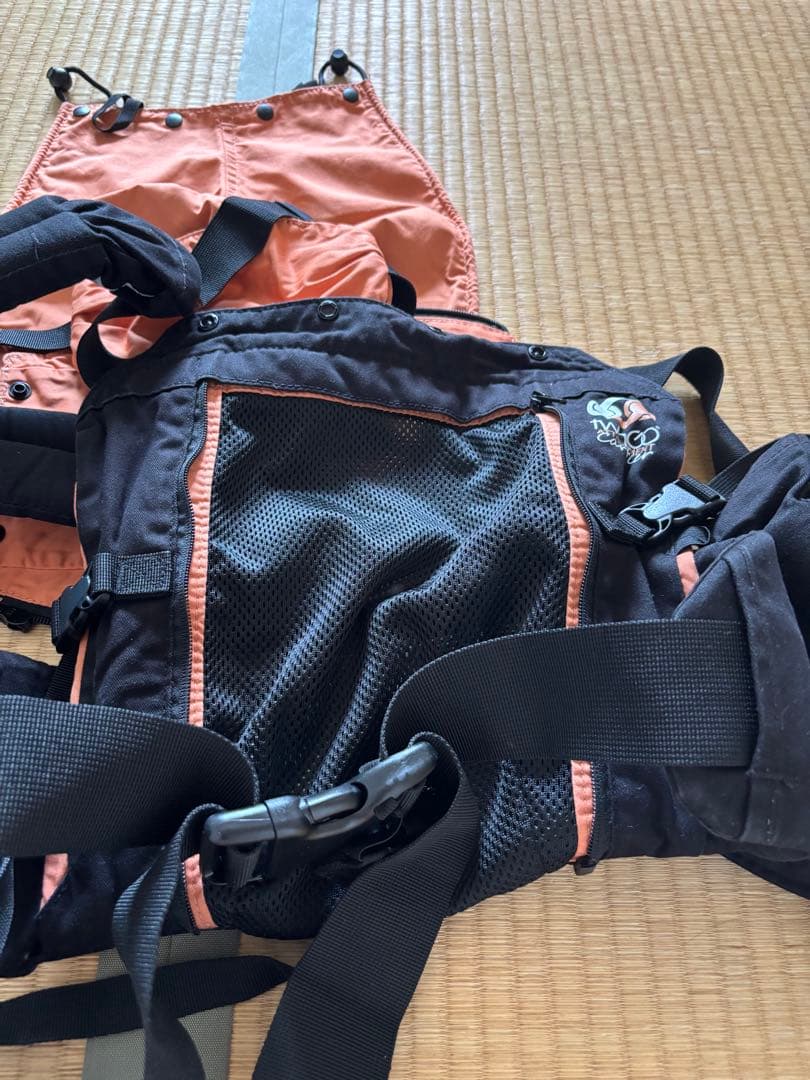 双子用抱っこ紐　TwinGo Carrier ツインゴー
