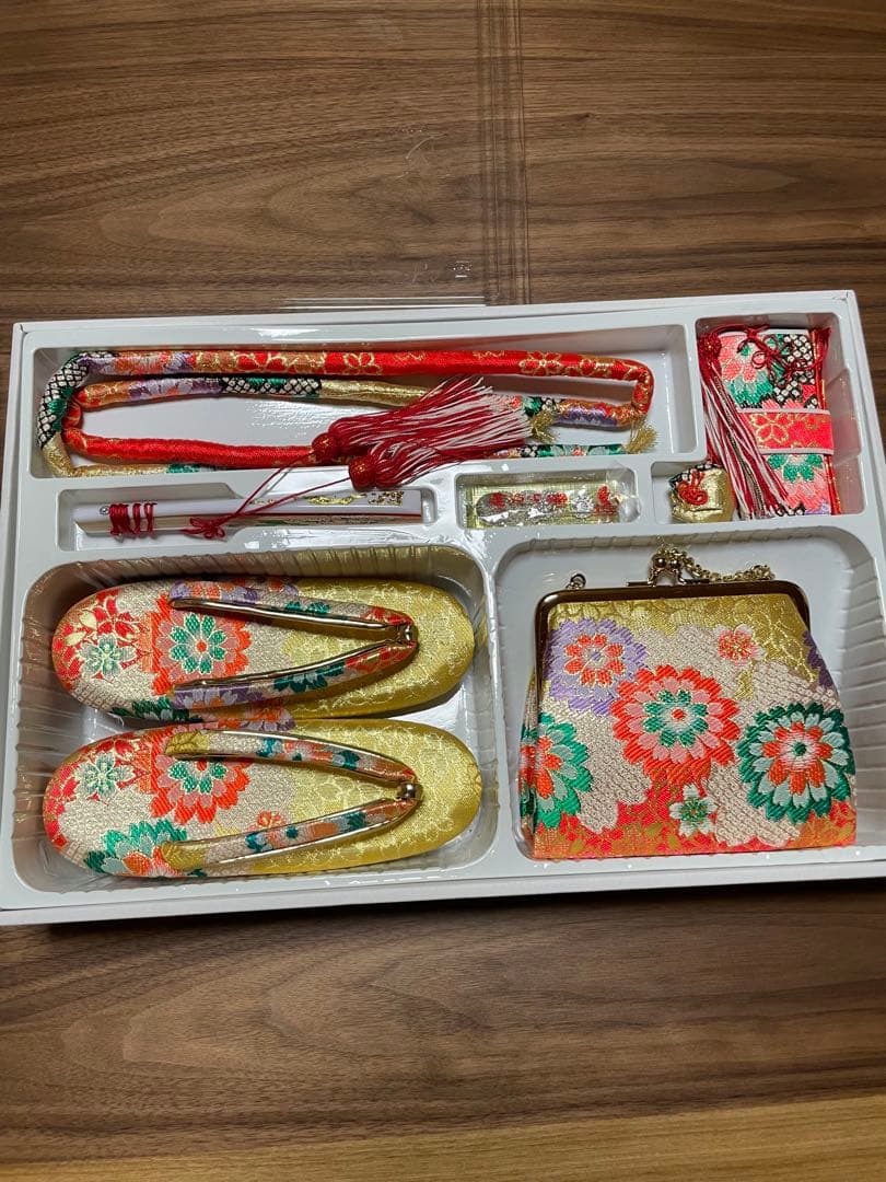 七五三 着物フルセット 6歳7歳　赤色 花柄　お参り着　女児　正絹　新品　髪飾り