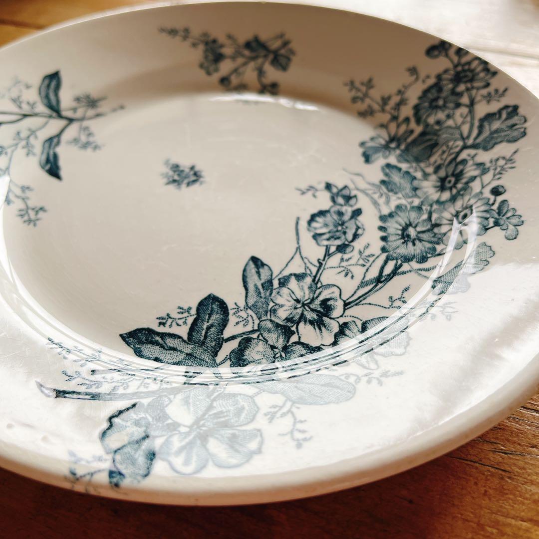 フランス　ブルーの花柄のデザートプレート
