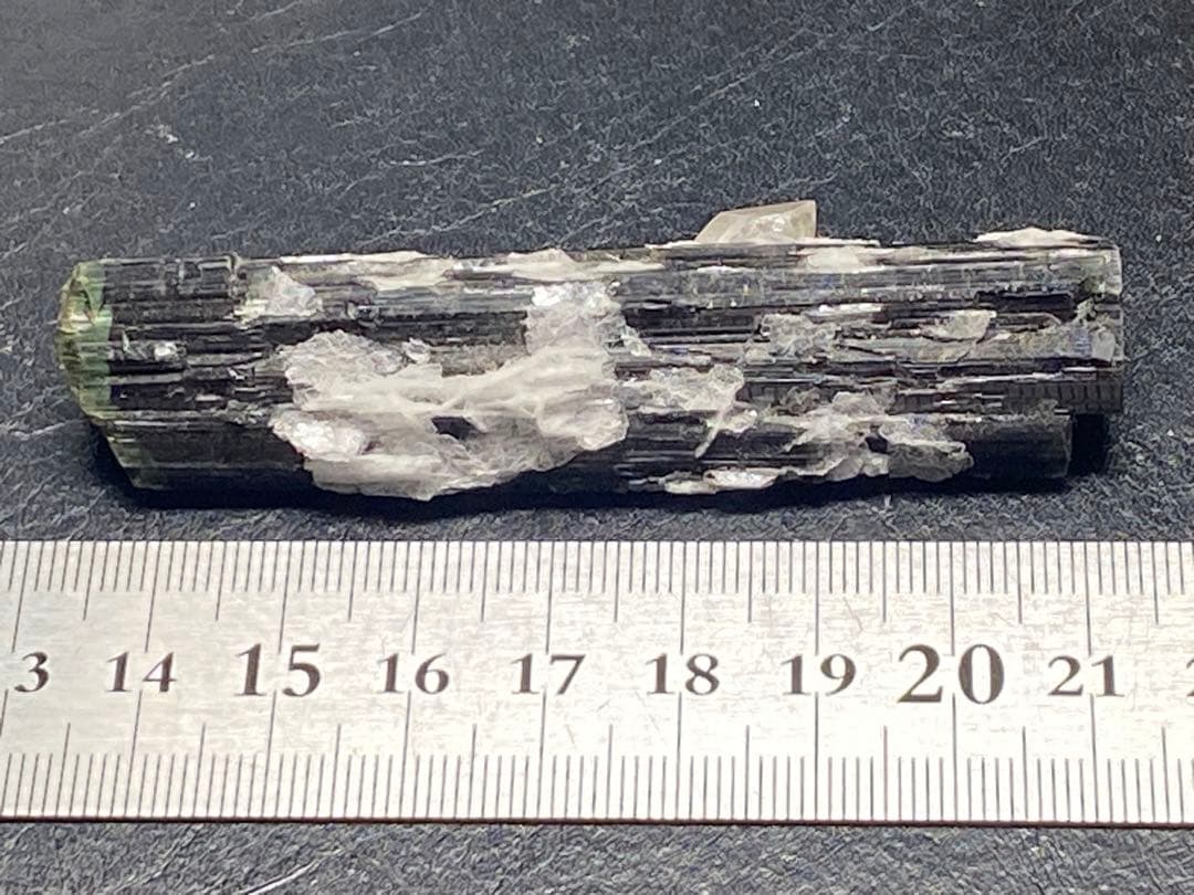 ブラックトルマリン　水晶　共生　52.6g