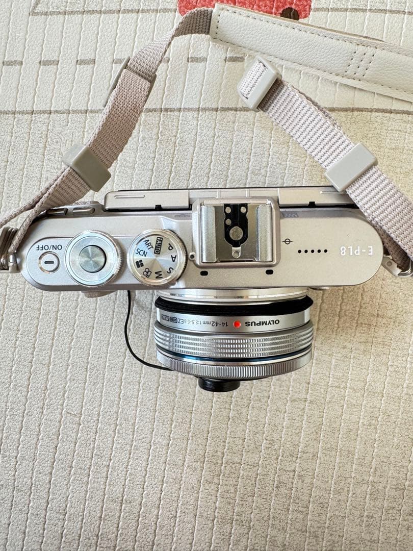OLYMPUS PEN E-PL8 シルバー 本体