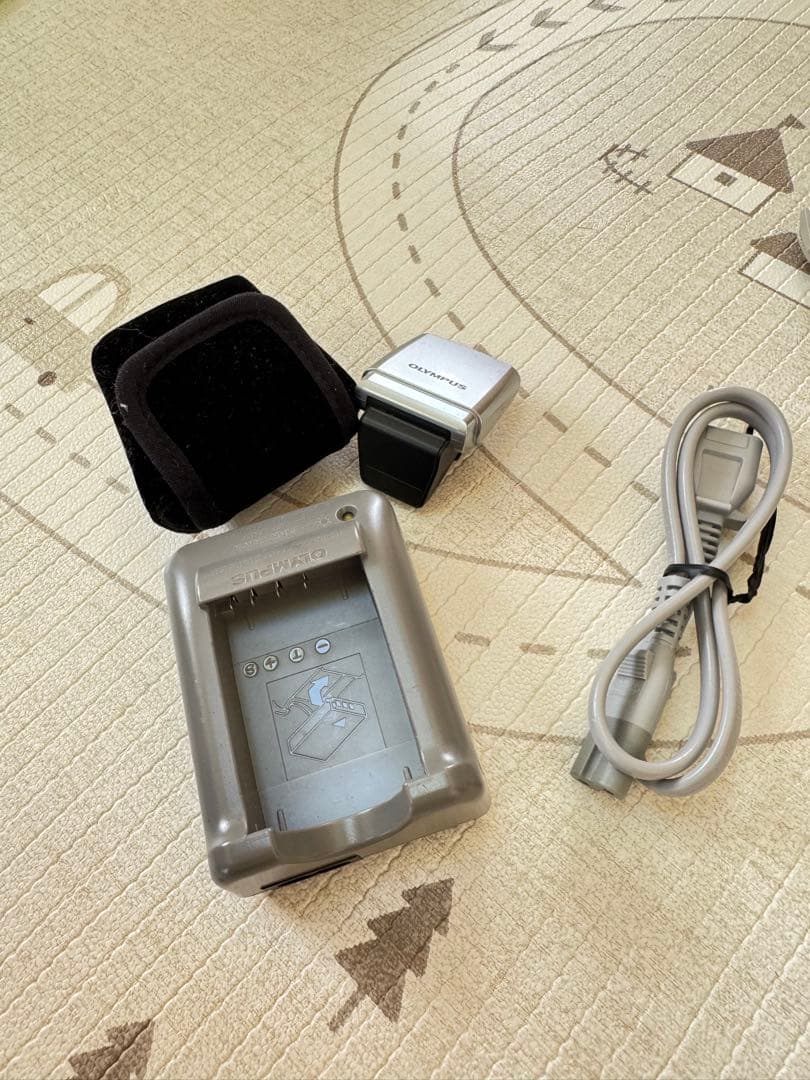 OLYMPUS PEN E-PL8 シルバー 本体