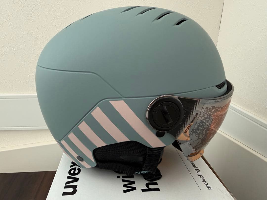 UVEX 54-58 M ウベックス スキー スノーボード ヘルメット バイザー