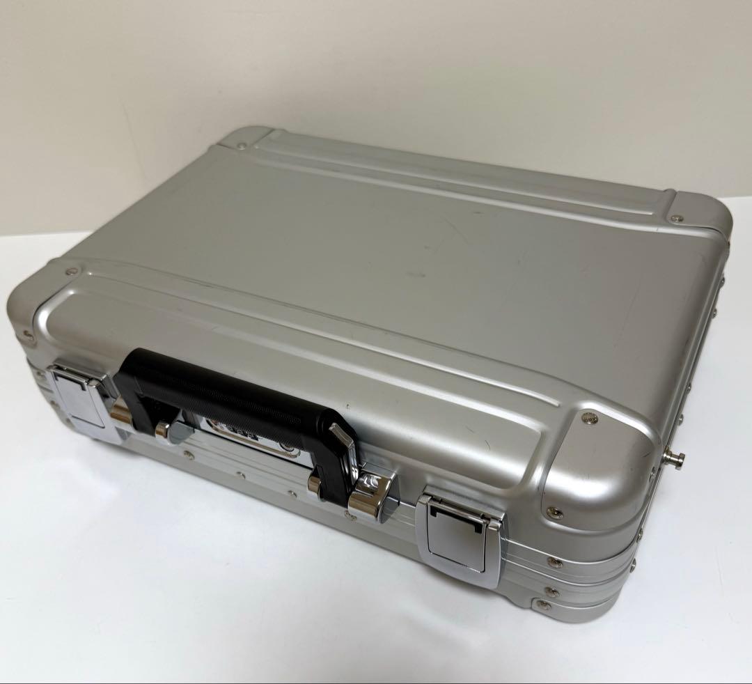 【最終価格】ゼロハリバートン　アルミ アタッシュケース　 シルバー　完売品